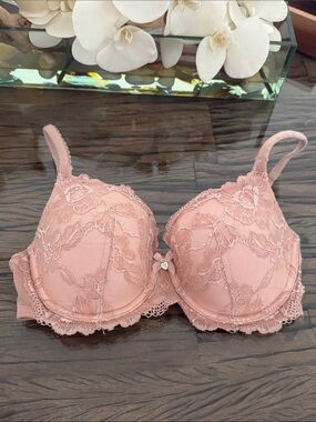 Body by Victoria Secret Lined Floral Lace scalloped Demi Bra Tan 34DD free panty